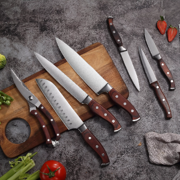 Kovan&yacute; n&ocirc;ž vs lisovan&yacute; n&ocirc;ž